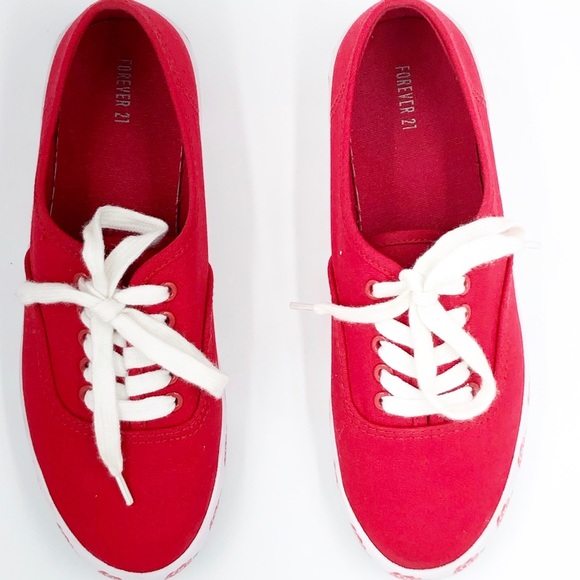 ❤️ Forever21 Red Low Top Rose  print Canvas Sneakers - Picture 3 of 8